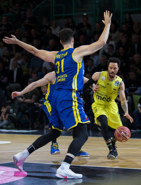 支持球员为 支持球员为